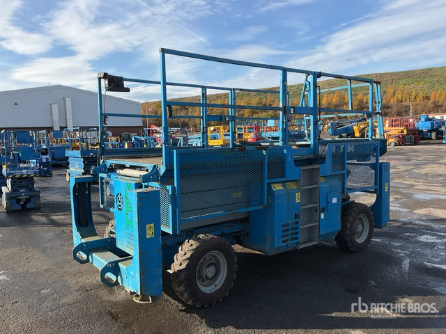 2007 Genie GS3384 4x4 Diesel Scissor Lift - Scissor lift: picture 3 2007 Genie GS3384 4x4 Diesel Scissor Lift - Scissor lift: picture 3