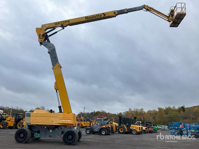 2009 Haulotte HA32PX 4WD Diesel Articulating Boom Lift - Articulated boom: picture 1 2009 Haulotte HA32PX 4WD Diesel Articulating Boom Lift - Articulated boom: picture 1