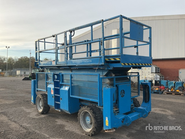 2010 Genie GS5390 4x4 Diesel Scissor Lift - Scissor lift: picture 4 2010 Genie GS5390 4x4 Diesel Scissor Lift - Scissor lift: picture 4