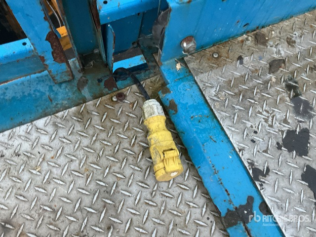 2010 Genie GS5390 4x4 Diesel Scissor Lift - Scissor lift: picture 5 2010 Genie GS5390 4x4 Diesel Scissor Lift - Scissor lift: picture 5