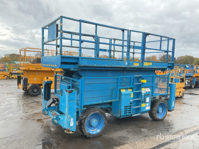 2010 Genie GS5390 4x4 Diesel Scissor Lift - Scissor lift: picture 3 2010 Genie GS5390 4x4 Diesel Scissor Lift - Scissor lift: picture 3