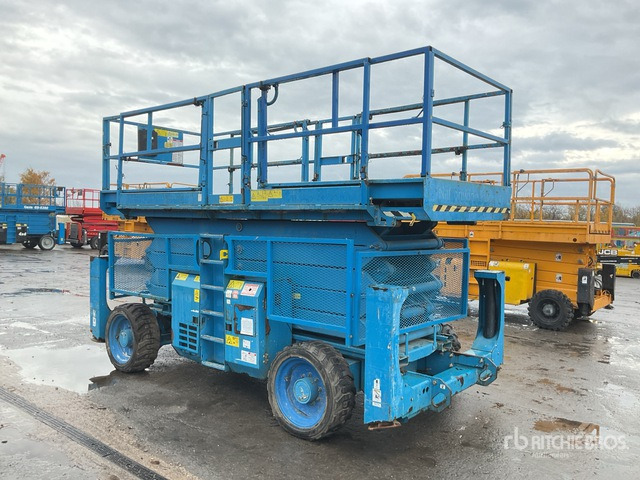2010 Genie GS5390 4x4 Diesel Scissor Lift - Scissor lift: picture 4 2010 Genie GS5390 4x4 Diesel Scissor Lift - Scissor lift: picture 4