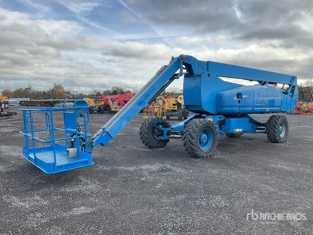 2010 Genie Z135/70 4WD Diesel Articulating Boom Lift - Articulated boom: picture 3 2010 Genie Z135/70 4WD Diesel Articulating Boom Lift - Articulated boom: picture 3