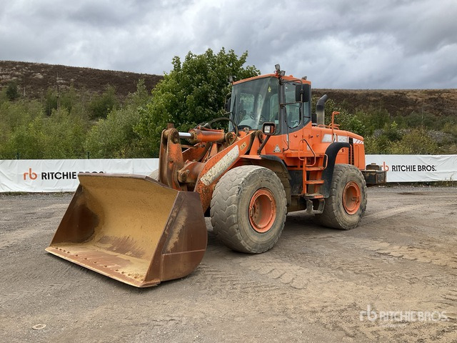 2011 Doosan DL300 Wheel Loader - Wheel loader: picture 2 2011 Doosan DL300 Wheel Loader - Wheel loader: picture 2