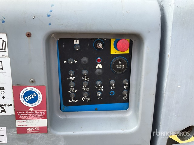 2011 Genie Z45/28 2WD Hybrid Articulating Boom Lift - Articulated boom: picture 5 2011 Genie Z45/28 2WD Hybrid Articulating Boom Lift - Articulated boom: picture 5