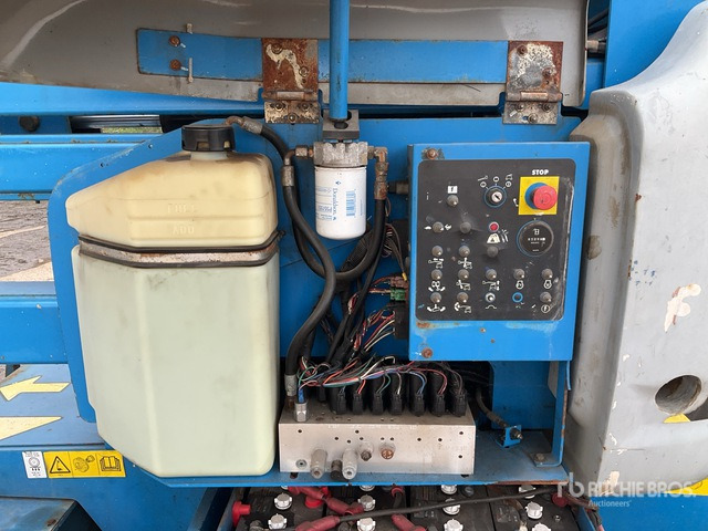 2012 Genie Z45/29 2WD Hybrid Articulating Boom Lift - Articulated boom: picture 5 2012 Genie Z45/29 2WD Hybrid Articulating Boom Lift - Articulated boom: picture 5