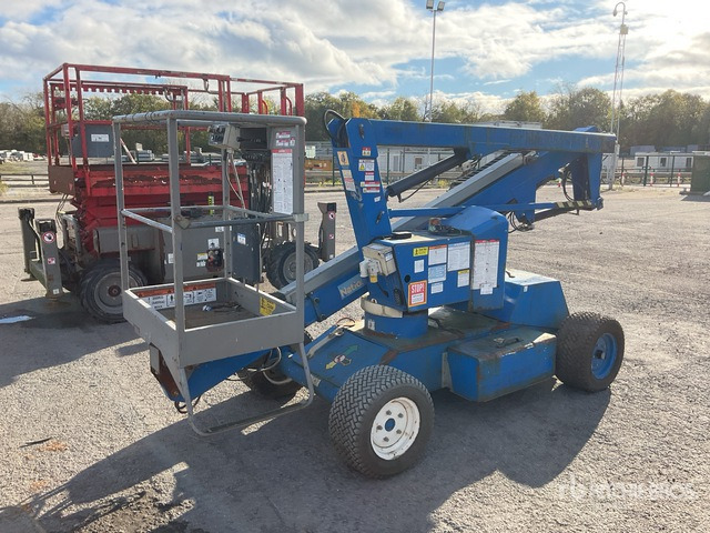 2013 Nifty-Lift HR12NDE 2WD Hybrid Articulating Boom Lift - Articulated boom: picture 1 2013 Nifty-Lift HR12NDE 2WD Hybrid Articulating Boom Lift - Articulated boom: picture 1