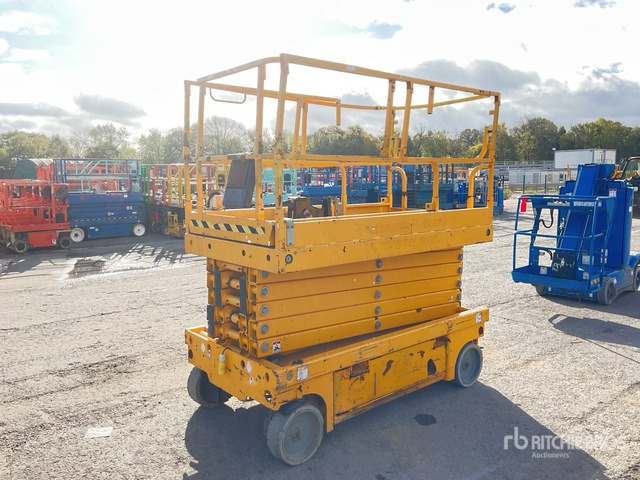 2014 Haulotte Compact 14 Electric Scissor Lift - Scissor lift: picture 4 2014 Haulotte Compact 14 Electric Scissor Lift - Scissor lift: picture 4