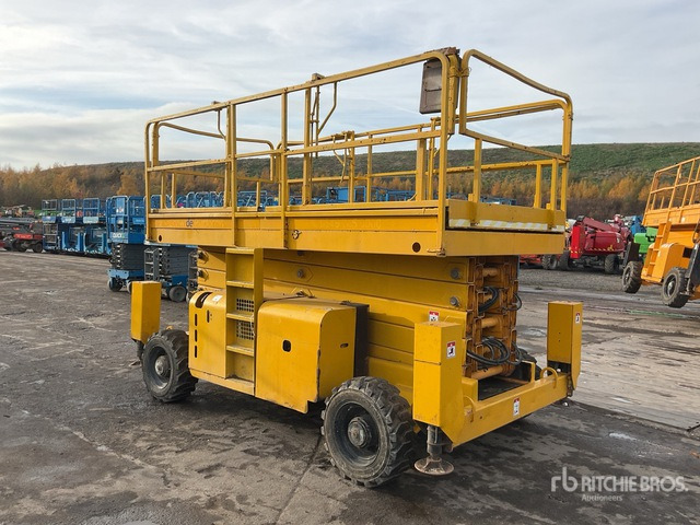 2015 Haulotte H18SX 4x4 Diesel Scissor Lift - Scissor lift: picture 4 2015 Haulotte H18SX 4x4 Diesel Scissor Lift - Scissor lift: picture 4