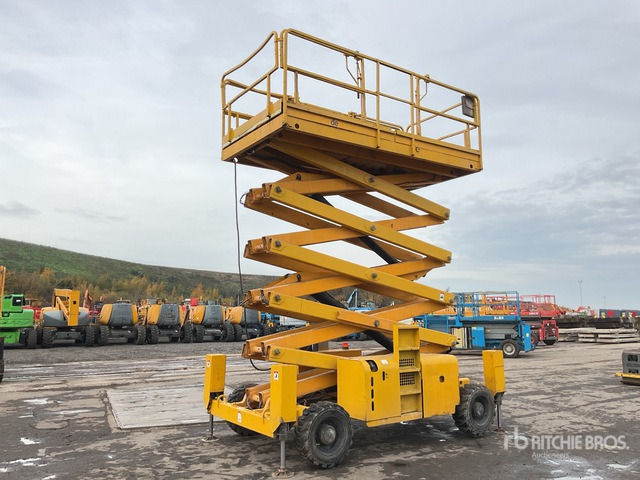 2015 Haulotte H18SX 4x4 Diesel Scissor Lift - Scissor lift: picture 1 2015 Haulotte H18SX 4x4 Diesel Scissor Lift - Scissor lift: picture 1