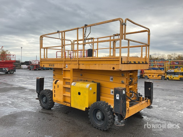2015 Haulotte H18SX 4x4 Diesel Scissor Lift - Scissor lift: picture 4 2015 Haulotte H18SX 4x4 Diesel Scissor Lift - Scissor lift: picture 4