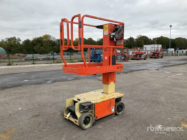 2015 JLG 1230ES Scissor Lift Vertical Mast Lift - Vertical mast lift: picture 2 2015 JLG 1230ES Scissor Lift Vertical Mast Lift - Vertical mast lift: picture 2