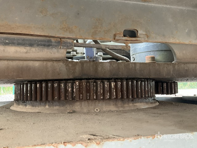 2015 Skyjack SJ51AJ 4WD Diesel Articulating Boom Lift - Articulated boom: picture 4 2015 Skyjack SJ51AJ 4WD Diesel Articulating Boom Lift - Articulated boom: picture 4