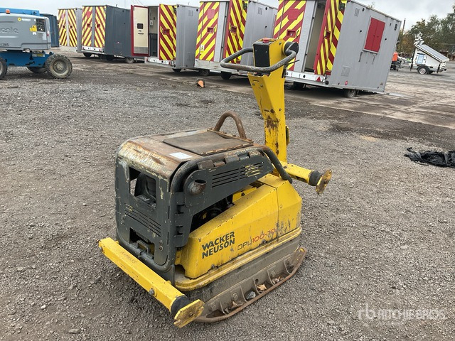 2015 Wacker Neuson Vibroplate DPU100-70 LES Vibratory Plate Compactor Vibratory Plate Compactor - Vibratory plate: picture 2 2015 Wacker Neuson Vibroplate DPU100-70 LES Vibratory Plate Compactor Vibratory Plate Compactor - Vibratory plate: picture 2