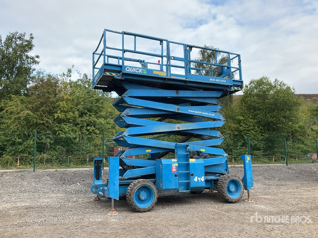 2016 Genie GS-5390 4x4 Diesel Scissor Lift - Scissor lift: picture 3 2016 Genie GS-5390 4x4 Diesel Scissor Lift - Scissor lift: picture 3