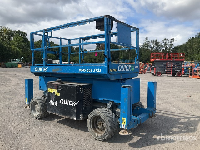 2016 Genie GS3369RT 4x4 Diesel Scissor Lift - Scissor lift: picture 1 2016 Genie GS3369RT 4x4 Diesel Scissor Lift - Scissor lift: picture 1