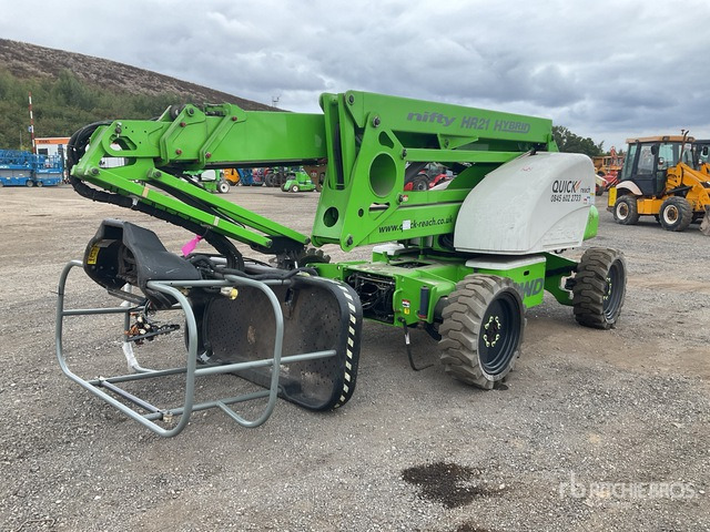 2016 Nifty HR21 4WD Hybrid (Inoperable) Articulating Boom Lift - Articulated boom: picture 2 2016 Nifty HR21 4WD Hybrid (Inoperable) Articulating Boom Lift - Articulated boom: picture 2