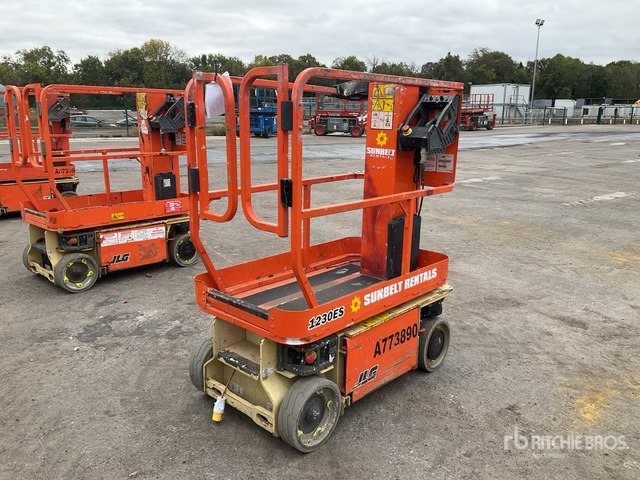 2017 JLG 1230ES Scissor Lift Vertical Mast Lift - Vertical mast lift: picture 1 2017 JLG 1230ES Scissor Lift Vertical Mast Lift - Vertical mast lift: picture 1