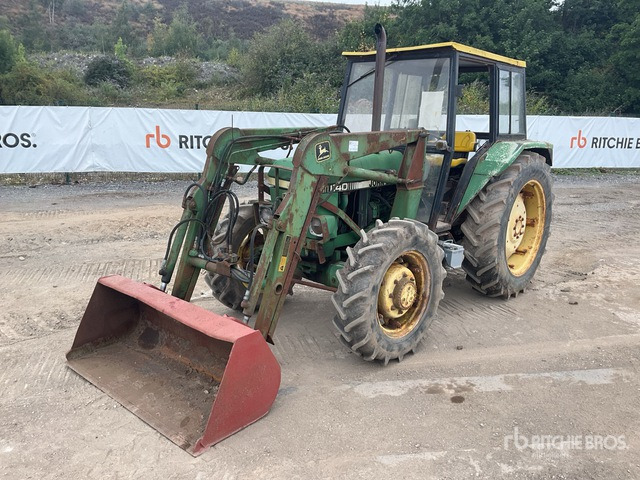 John Deere 1140 4WD Tractor - Farm tractor: picture 2 John Deere 1140 4WD Tractor - Farm tractor: picture 2