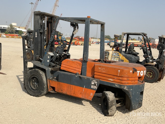 1995 Toyota 5FDA50 5 ton (Inoperable) Forklift - Diesel forklift: picture 4 1995 Toyota 5FDA50 5 ton (Inoperable) Forklift - Diesel forklift: picture 4