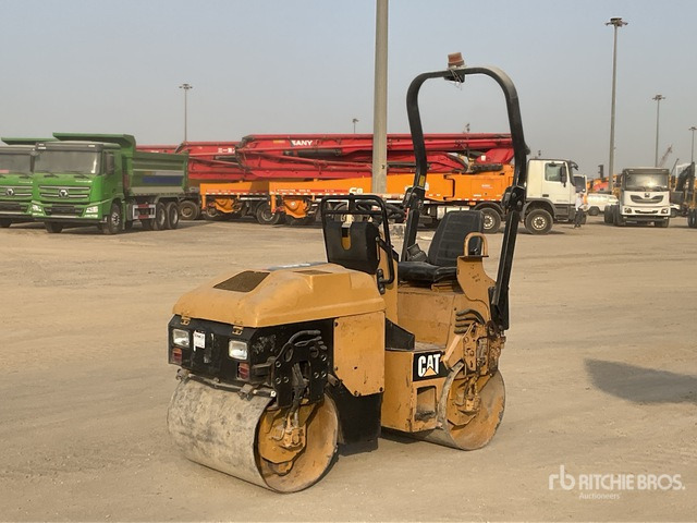 2006 Cat CB114 - Roller: picture 1 2006 Cat CB114 - Roller: picture 1