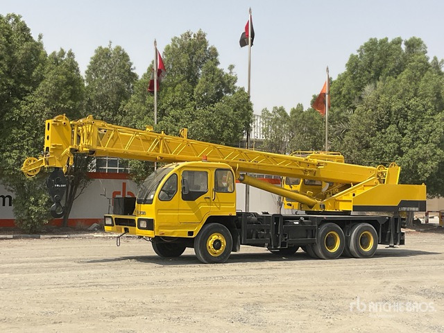 2007 XCMG QY20 20 ton 6x4 Hydraulic Truck Crane - Mobile crane: picture 1 2007 XCMG QY20 20 ton 6x4 Hydraulic Truck Crane - Mobile crane: picture 1