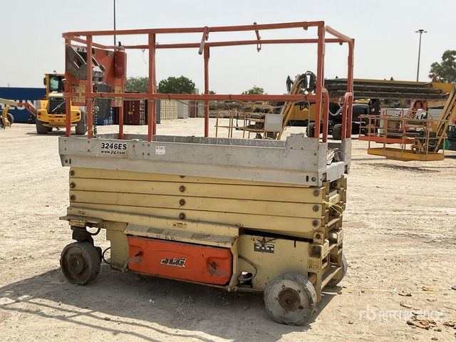 2010 JLG 3246ES Electric Scissor Lift - Scissor lift: picture 3 2010 JLG 3246ES Electric Scissor Lift - Scissor lift: picture 3