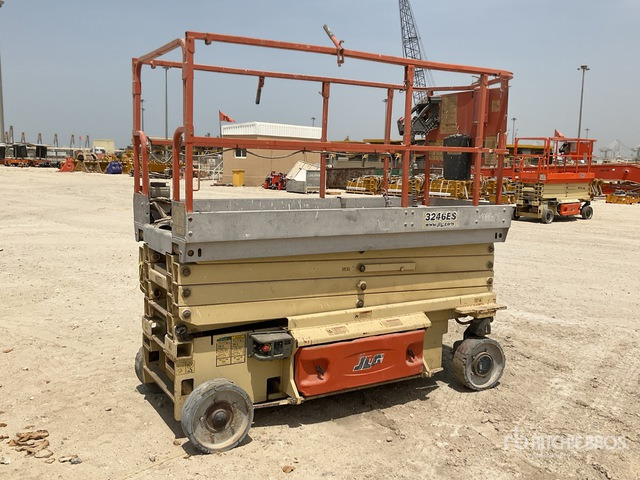 2010 JLG 3246ES Electric Scissor Lift - Scissor lift: picture 4 2010 JLG 3246ES Electric Scissor Lift - Scissor lift: picture 4