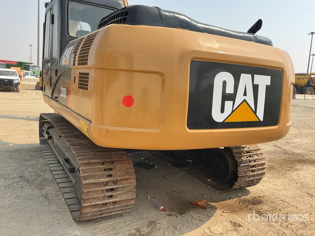 2013 Cat 320D2 - Crawler excavator: picture 4 2013 Cat 320D2 - Crawler excavator: picture 4