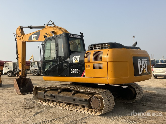2013 Cat 320D2 - Crawler excavator: picture 3 2013 Cat 320D2 - Crawler excavator: picture 3