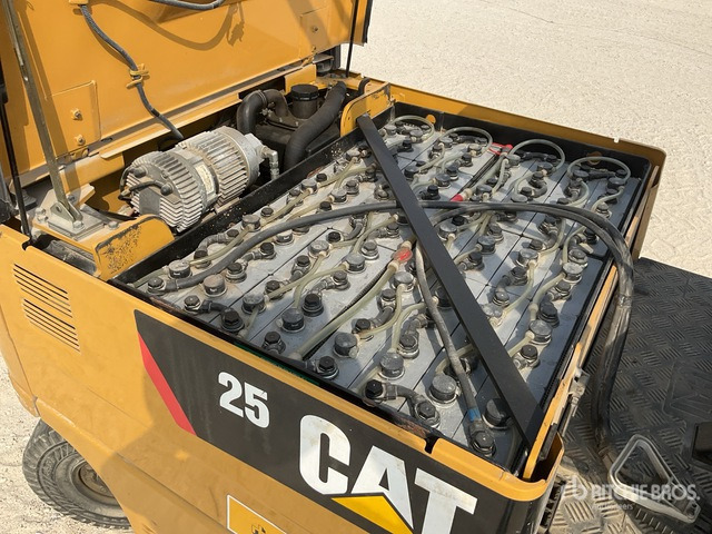 2014 Cat EP25K-PAC 2.5 ton Electric Forklift - Electric forklift: picture 5 2014 Cat EP25K-PAC 2.5 ton Electric Forklift - Electric forklift: picture 5