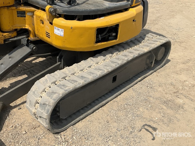 2015 Komatsu PC35MR-3 - Mini excavator: picture 5 2015 Komatsu PC35MR-3 - Mini excavator: picture 5