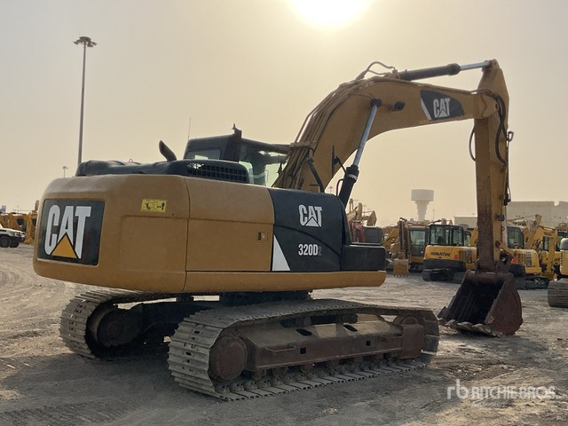 2017 Cat 320D2 - Crawler excavator: picture 3 2017 Cat 320D2 - Crawler excavator: picture 3