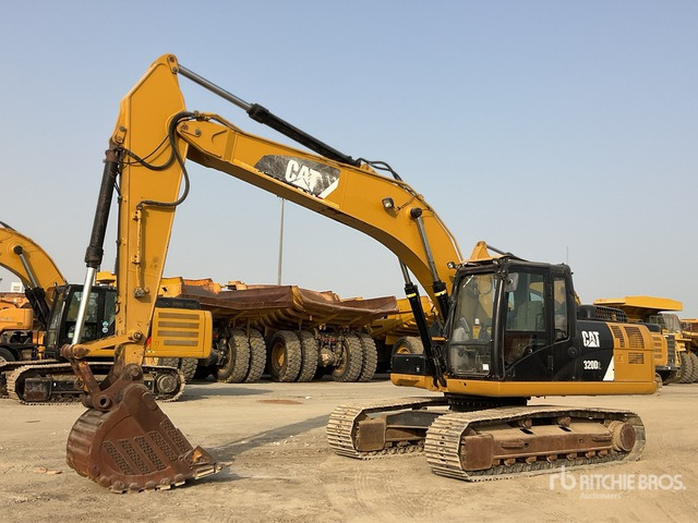 2017 Cat 320D2 - Crawler excavator: picture 2 2017 Cat 320D2 - Crawler excavator: picture 2