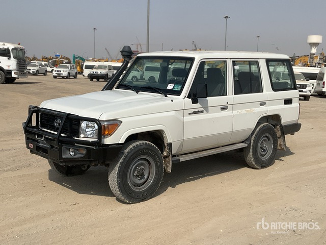 2021 Toyota Land Cruiser 76L 4x4 SUV - SUV: picture 1 2021 Toyota Land Cruiser 76L 4x4 SUV - SUV: picture 1