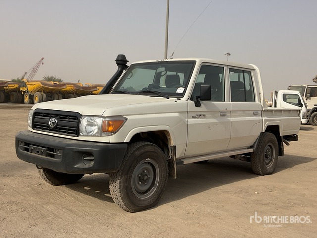 2023 Toyota Land Cruiser 79L 4x4 Crew Cab Pickup - Pickup truck: picture 1 2023 Toyota Land Cruiser 79L 4x4 Crew Cab Pickup - Pickup truck: picture 1
