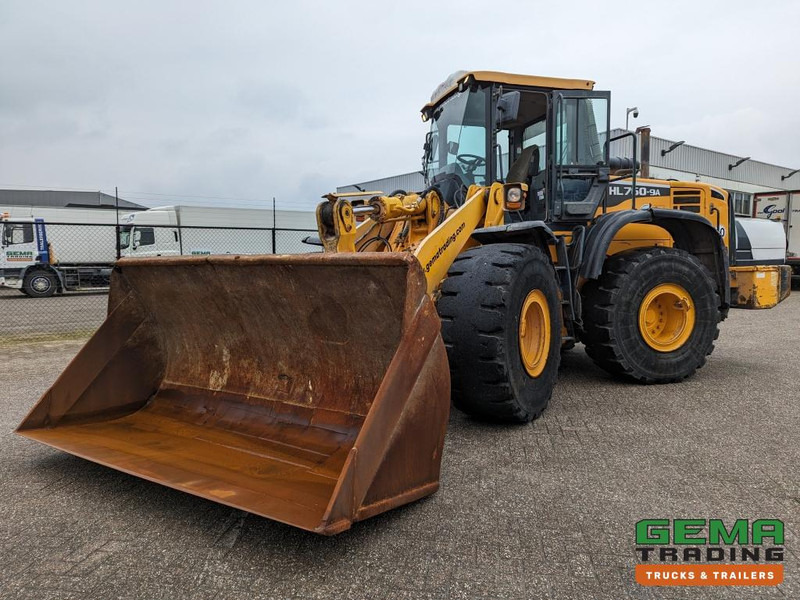 Hyundai HL760-9A Wheelloader - BM-Air overdruk unit - Cummins QSB6.7 - Engine prefilters  (M33) - Wheel loader: picture 1 Hyundai HL760-9A Wheelloader - BM-Air overdruk unit - Cummins QSB6.7 - Engine prefilters  (M33) - Wheel loader: picture 1