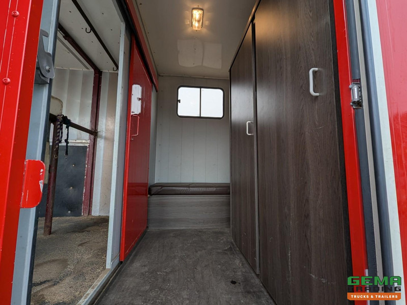 Iveco Tector ML120E24D 4x2 Euro3 DubbelCabine - Paardenwagen 3-Paards - Kleedruimte - Hydraulische klep- TOP! - Horse truck: picture 5 Iveco Tector ML120E24D 4x2 Euro3 DubbelCabine - Paardenwagen 3-Paards - Kleedruimte - Hydraulische klep- TOP! - Horse truck: picture 5