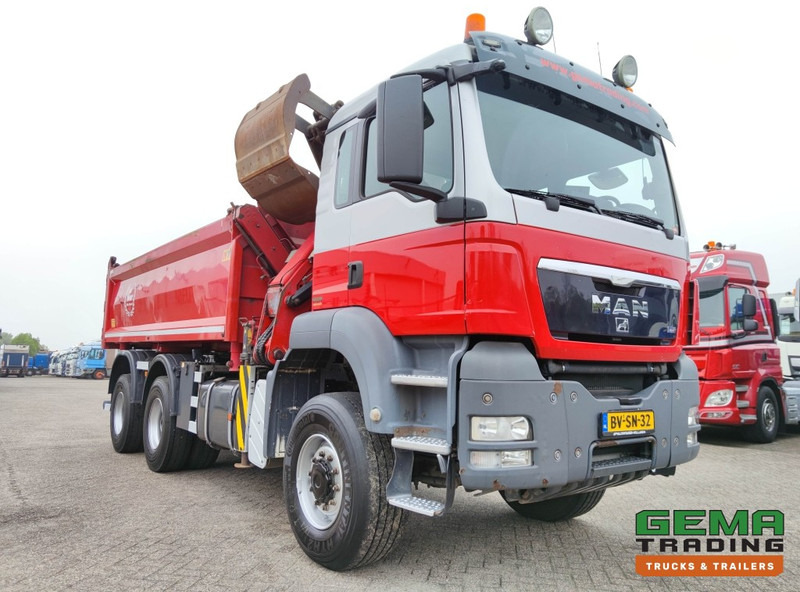 MAN TGS 26.400 6x6 4 Daycab Euro4 - HMF1643Z2 - Hyva 2-Zijdige Kipper 5.4m. - REBUILT ENGINE - TOP! (V584) - Tipper, Crane truck: picture 3 MAN TGS 26.400 6x6 4 Daycab Euro4 - HMF1643Z2 - Hyva 2-Zijdige Kipper 5.4m. - REBUILT ENGINE - TOP! (V584) - Tipper, Crane truck: picture 3