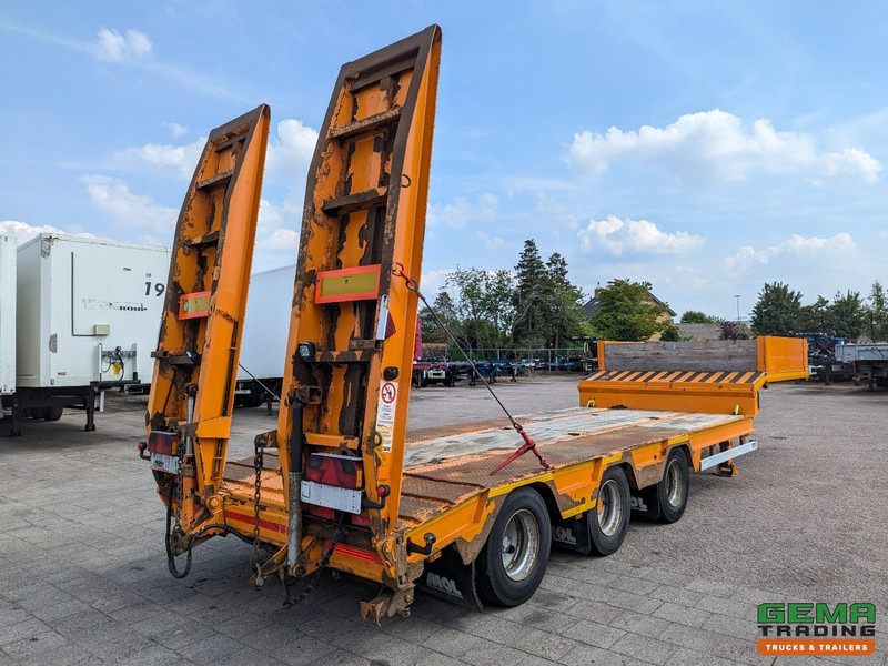 MOL D712/30Tri/45/56/1 3-Assen Gigant - Semi-Dieplader - Hydr. Rampen - NaloopAs - 09/2025 APK - Low loader semi-trailer: picture 2 MOL D712/30Tri/45/56/1 3-Assen Gigant - Semi-Dieplader - Hydr. Rampen - NaloopAs - 09/2025 APK - Low loader semi-trailer: picture 2