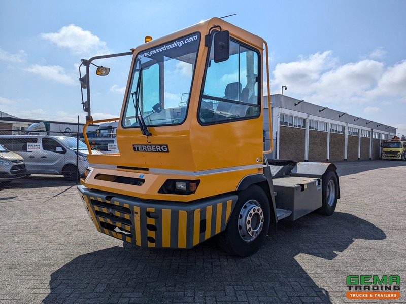 Terberg YT222 Allison - Schotel 30T - Landbouw kenteken - Uren 26725 - Terminal tractor: picture 1 Terberg YT222 Allison - Schotel 30T - Landbouw kenteken - Uren 26725 - Terminal tractor: picture 1