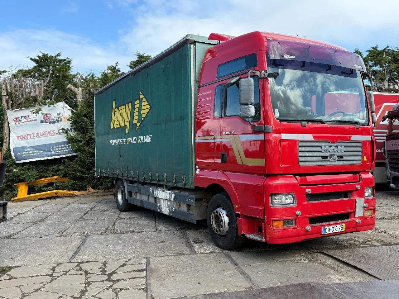 MAN TGA 18.440 4X2 BOX Spring/Air EURO3 Retarder ZF - Box truck: picture 1 MAN TGA 18.440 4X2 BOX Spring/Air EURO3 Retarder ZF - Box truck: picture 1