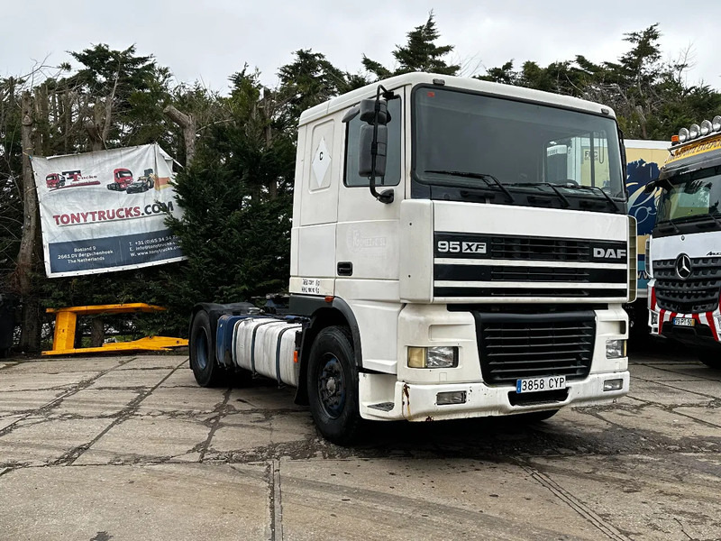 DAF XF 95.380 4X2 Tractor-unit Spring/Air ZF Manual Euro2 PTO - Tractor unit: picture 1 DAF XF 95.380 4X2 Tractor-unit Spring/Air ZF Manual Euro2 PTO - Tractor unit: picture 1