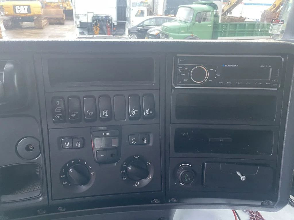 Tractor unit Scania R560 V8 4X2 Tractor-unit Retarder Euro5 Scania R560 V8 4X2 Tractor-unit Retarder Euro5: picture 11
