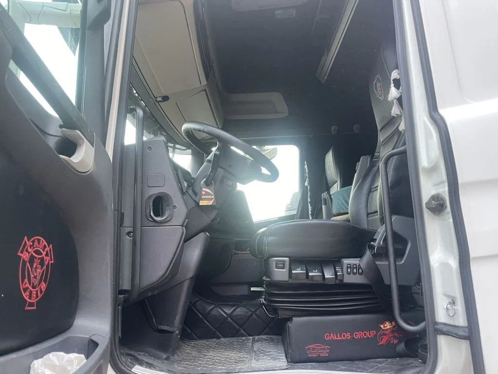 Tractor unit Scania R560 V8 4X2 Tractor-unit Retarder Euro5 Scania R560 V8 4X2 Tractor-unit Retarder Euro5: picture 8