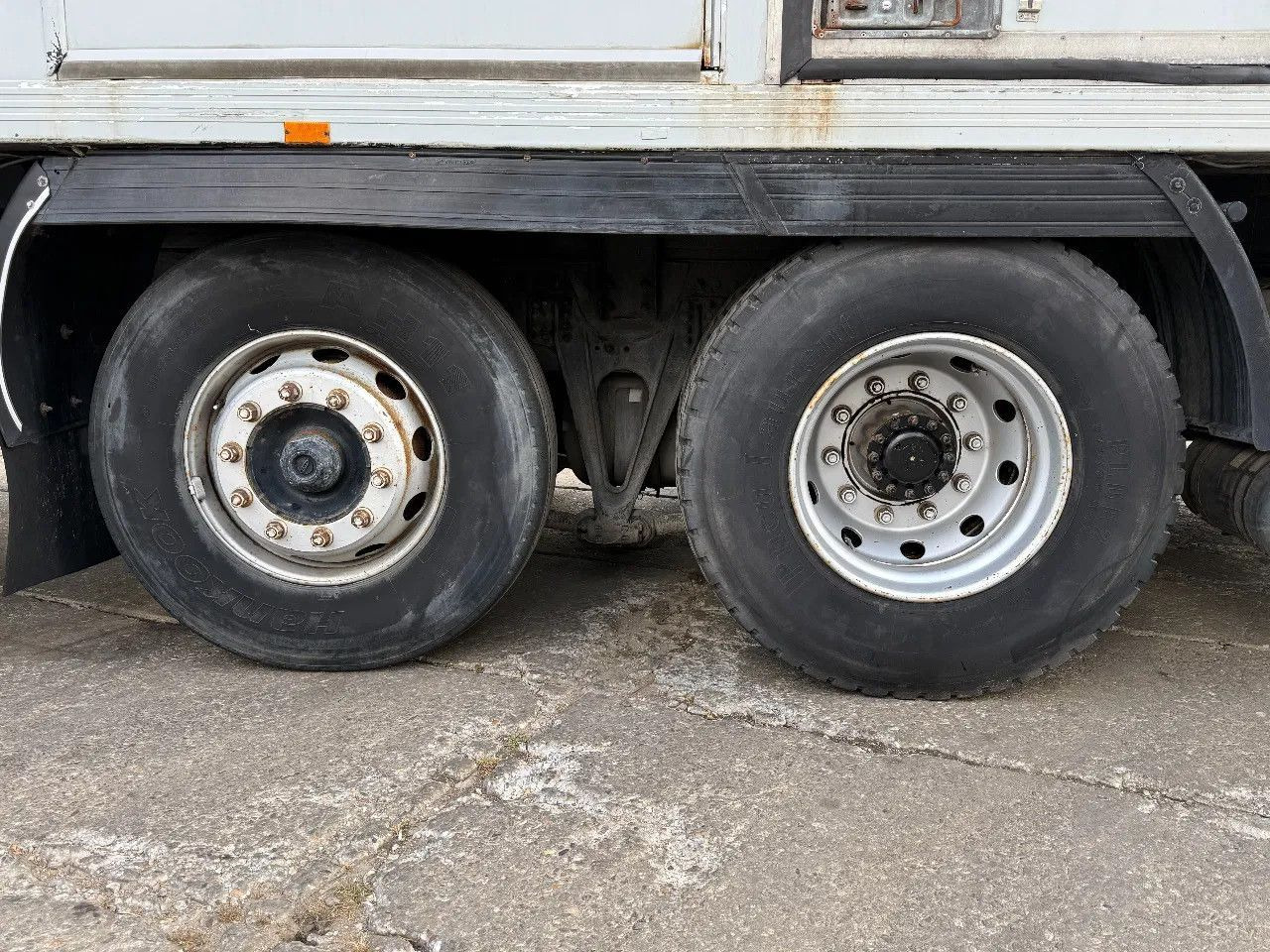 Volvo FH 12.420 6X2 Frigo Spring/Air Manual Gearbox TO - Refrigerator truck: picture 5 Volvo FH 12.420 6X2 Frigo Spring/Air Manual Gearbox TO - Refrigerator truck: picture 5