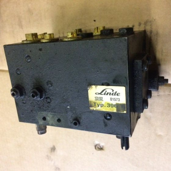 Accelerator assy. CHS-02/10, for Linde H50-80, Series 396-T - Electrical system for Material handling equipment: picture 1 Accelerator assy. CHS-02/10, for Linde H50-80, Series 396-T - Electrical system for Material handling equipment: picture 1