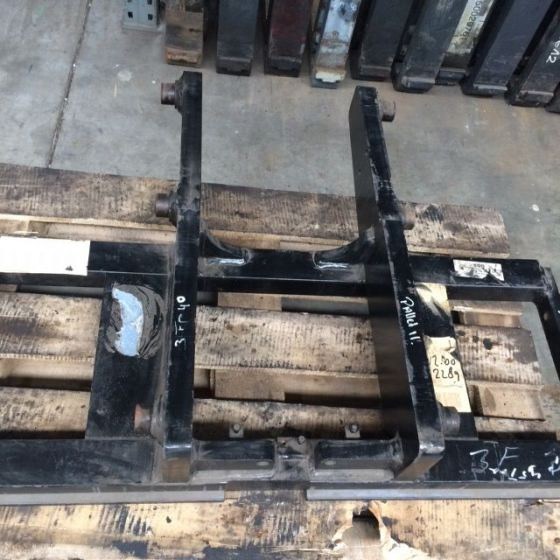 Fork carriage 1190 mm for CAT./ Mitsubishi - Attachment for Material handling equipment: picture 5 Fork carriage 1190 mm for CAT./ Mitsubishi - Attachment for Material handling equipment: picture 5