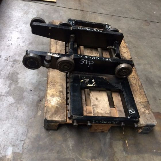 Fork carriage 1190 mm for CAT. - Attachment for Material handling equipment: picture 3 Fork carriage 1190 mm for CAT. - Attachment for Material handling equipment: picture 3