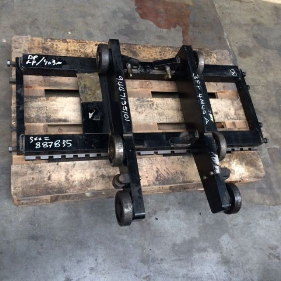 Fork carriage 1190 mm for CAT. - Attachment for Material handling equipment: picture 1 Fork carriage 1190 mm for CAT. - Attachment for Material handling equipment: picture 1